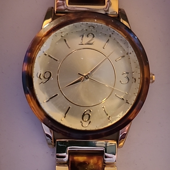 Time and Tru Women's Gold and Tortoise Shell Watches - Picture 3 of 16